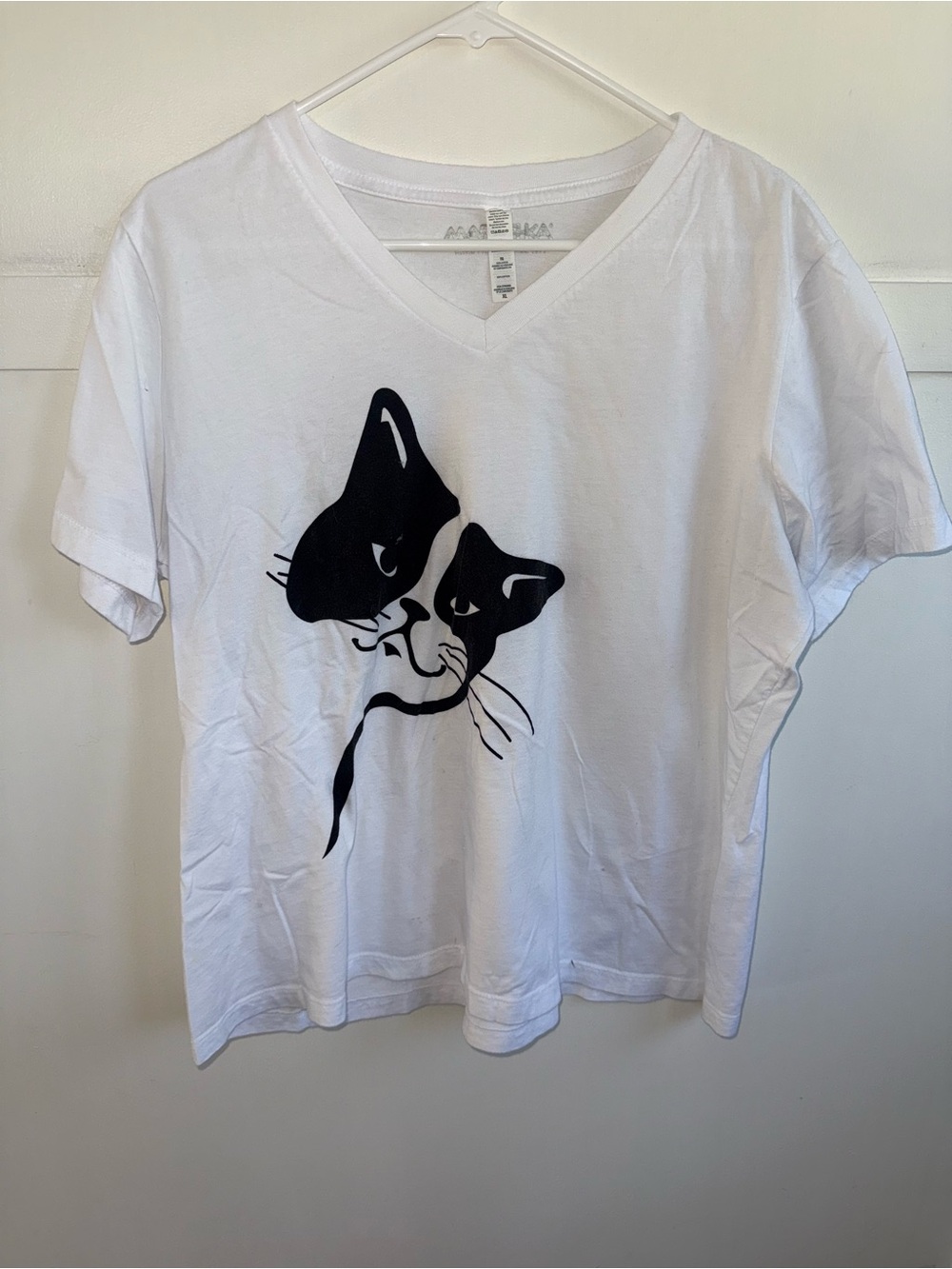 Marushka Women's White Cat Graphic Handprinted T-Shirt XL Artistic Minimalist